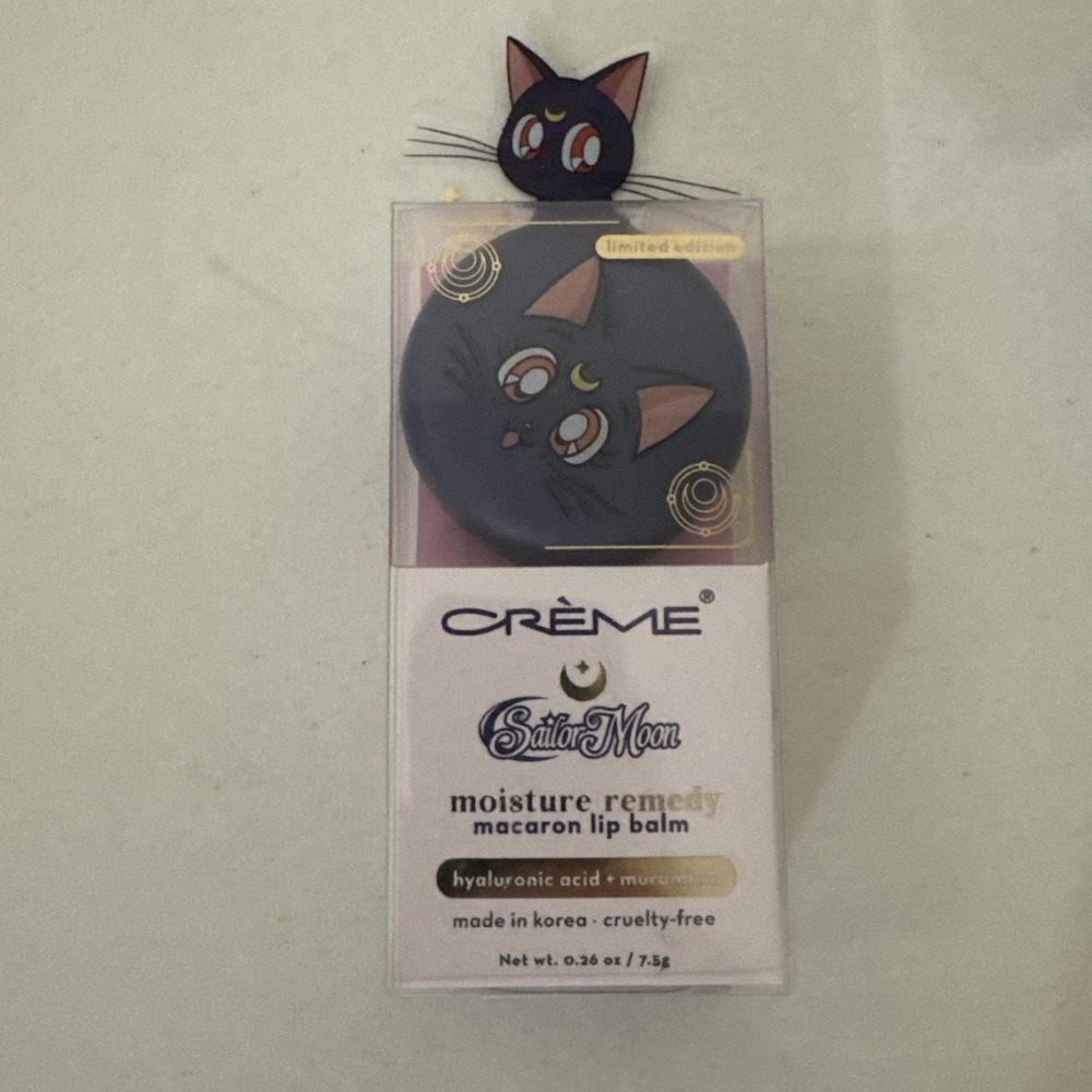 Creme Sailor Moon Moisture Remedy Macaroon Lip Balm